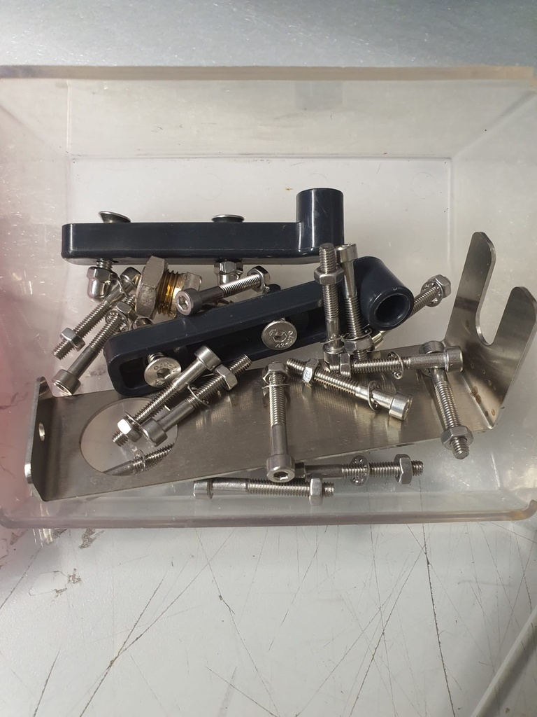 Vetario T50M Intensivstation, groß, mit temp., Luftfeuchte Steuerung sowie Anschlussmöglichkeit für Vernebler und Temperatur Alarm, SN: HD463B/230626025 - Gebraucht und repariert.