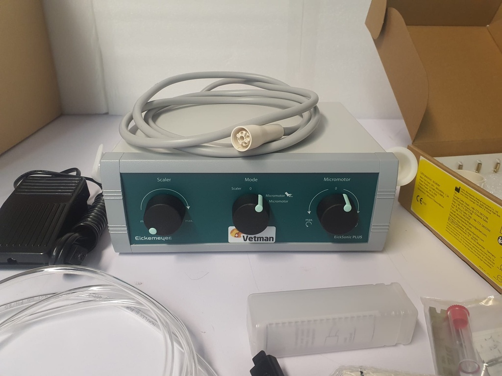 Kombigerät Dental, Ultraschall- und Zahnbohr-Polier-Einheit Eicksonic Plus, SN: 20243-270 - Das Gerät ist neu, hat jedoch leichte Kratzer am Ladegerät.
